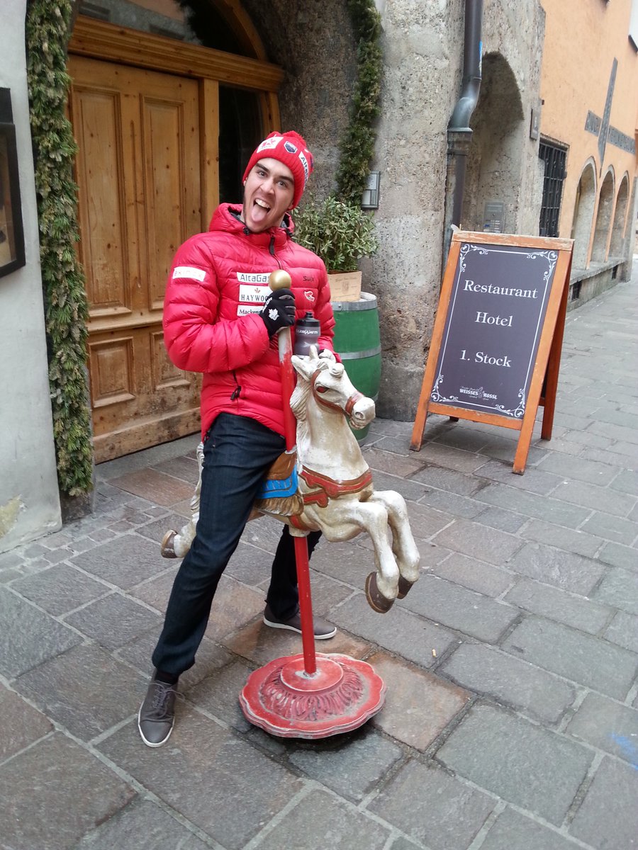 Après-midi de repos à Innsbruck, j'en profites pour m'initier à l'équitation #Yhiaaa