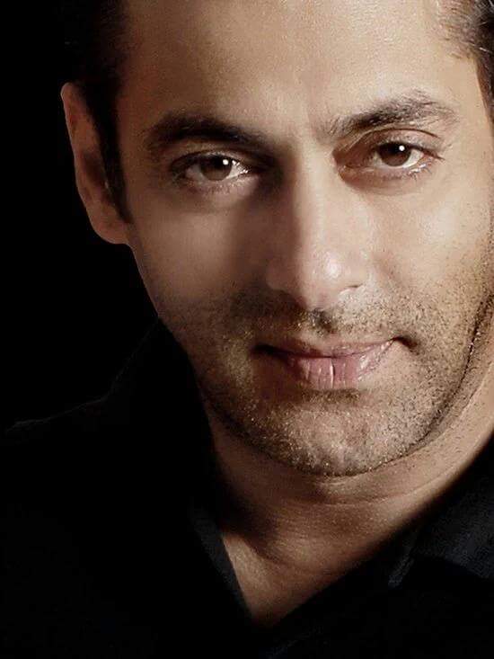 M__Ossman's tweet photo. @me_devil_79 @BeingAman93 @AidaDiamand @crecyloves @artziiflower @saawariya_87 @143SalmanKhan1  Good evening my dear https://t.co/io7s4nP4Do