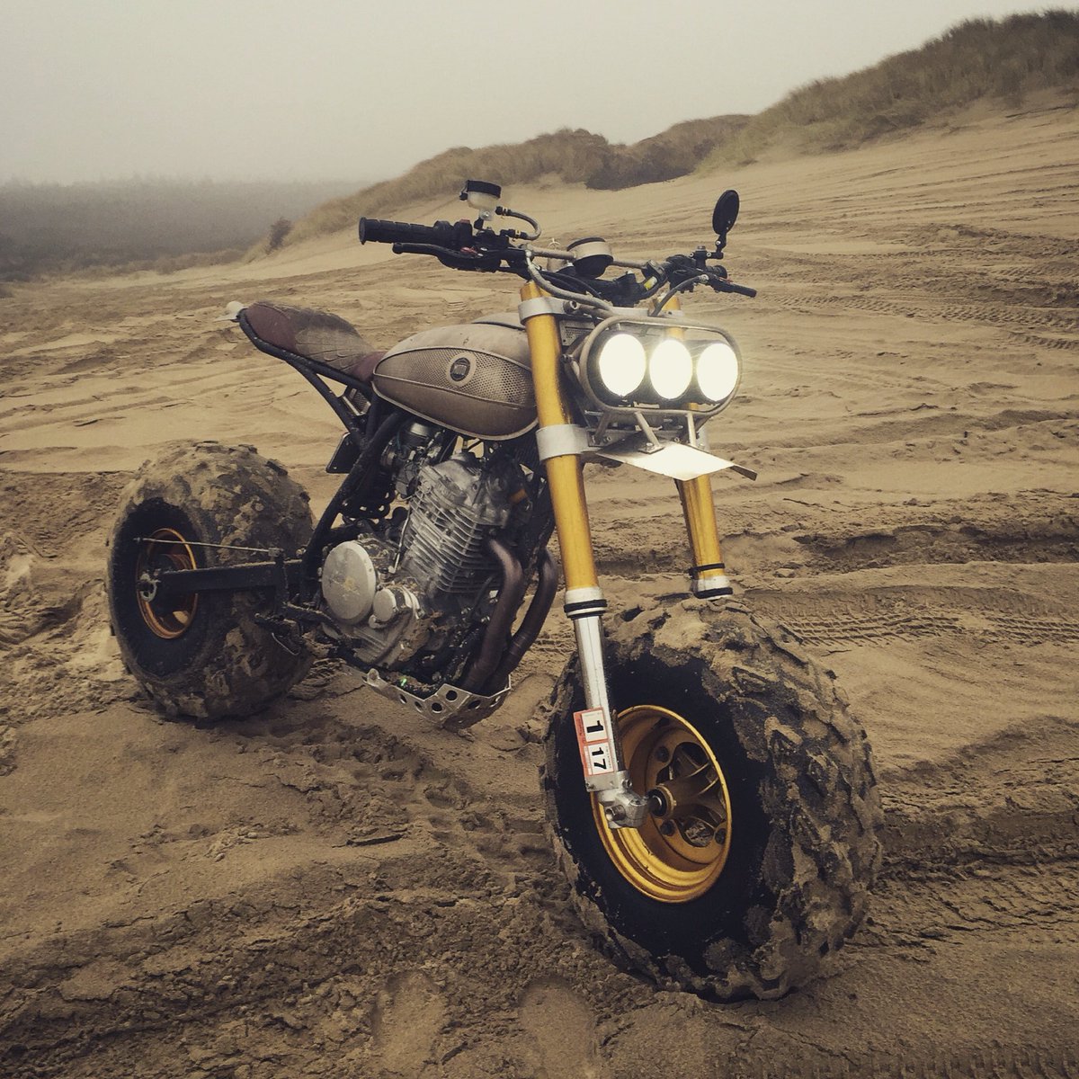 johnryland's tweet photo. Post #1motoshow, pre #pismobeach. #classifiedmoto #bw650 https://t.co/jIMauv47jo