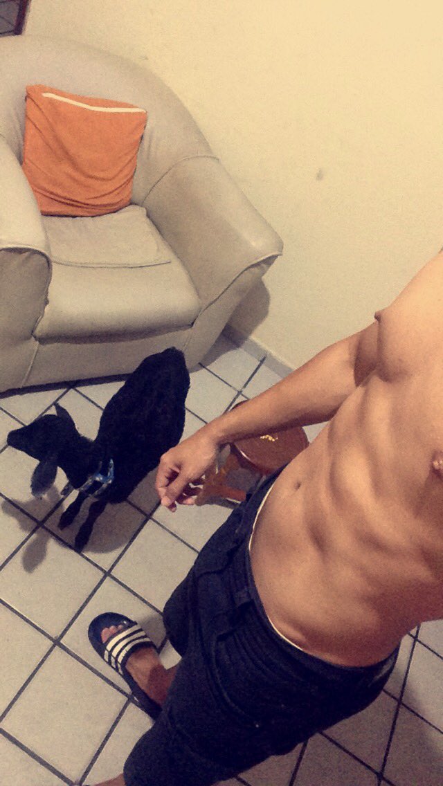 tanghugo's tweet photo. Bom dia kkk https://t.co/CzdtMpEKaz