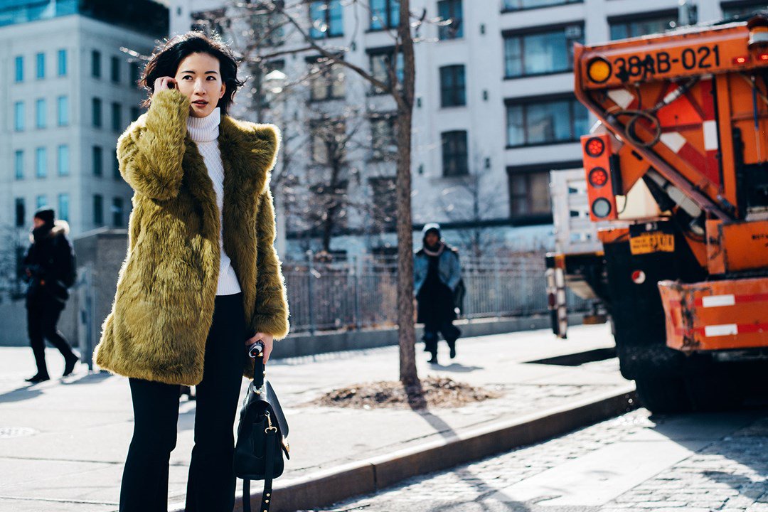 BritishVogue's tweet photo. #NYFW: the street chic diaries https://t.co/SB1g2FSEsW https://t.co/f3zCZeTq2a