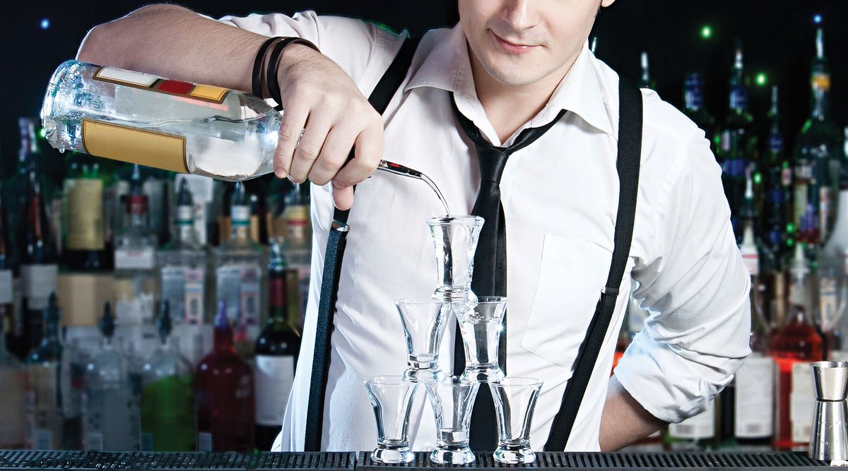 exquismag's tweet photo. [À lire] Spiritueux : #Gin, genever, gros gin et compagnie - Exquis Magazine https://t.co/BzDM623uP8 https://t.co/Jxzfs6Rht5