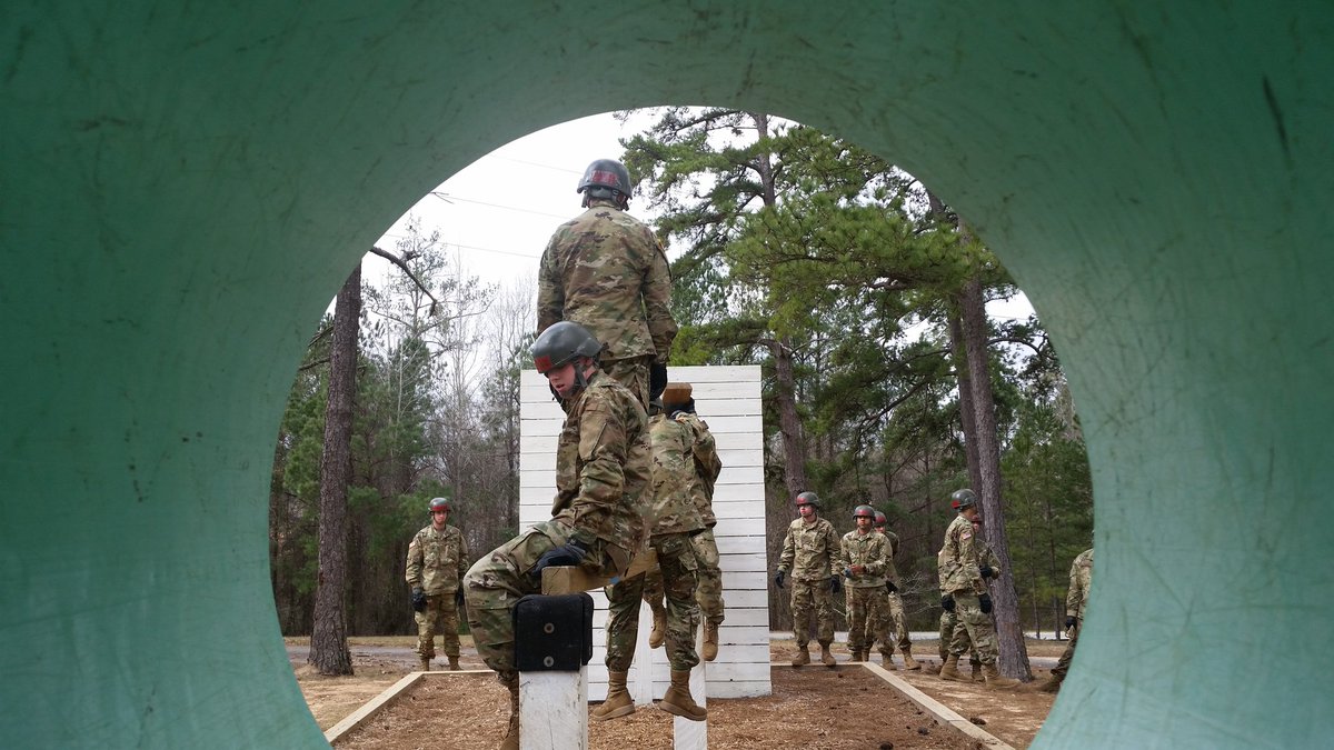 2_47IN's tweet photo. Delta Company 2-47IN at the Teamwork Development Course today, Presidents Day. https://t.co/S7h01W1d4b