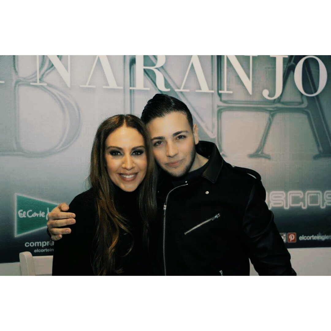 JosePareja97's tweet photo. Que malo es el remember prematuro...pero todo por recordar momentos así. Un placer conocerte Mó 😊😉 @monicanaranjo https://t.co/oyh2hEPgqF