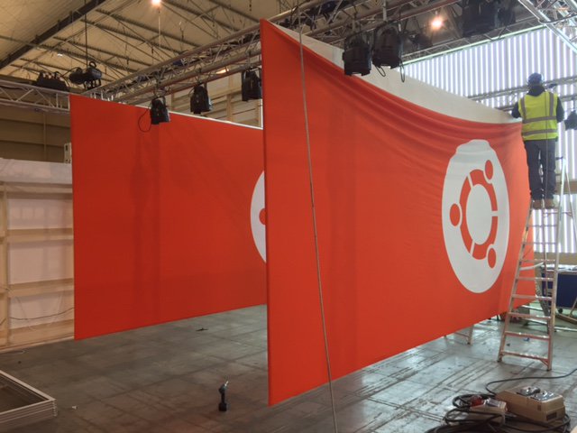 silbs's tweet photo. #Ubuntu is getting all dressed up for #MWC16! #cloud #NFV #convergence #IoT https://t.co/Kimh8VkbFj