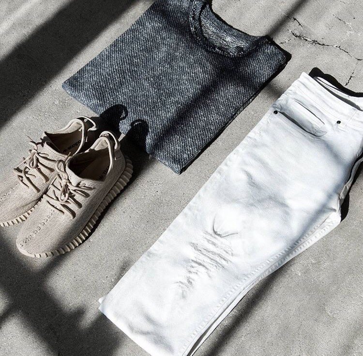 yngandreckless's tweet photo. One of the tightest combinations from #YRSPRING2016 - Wilshire distressed denim w/ the Karin oversized crew neck https://t.co/TO2P7tDiI2