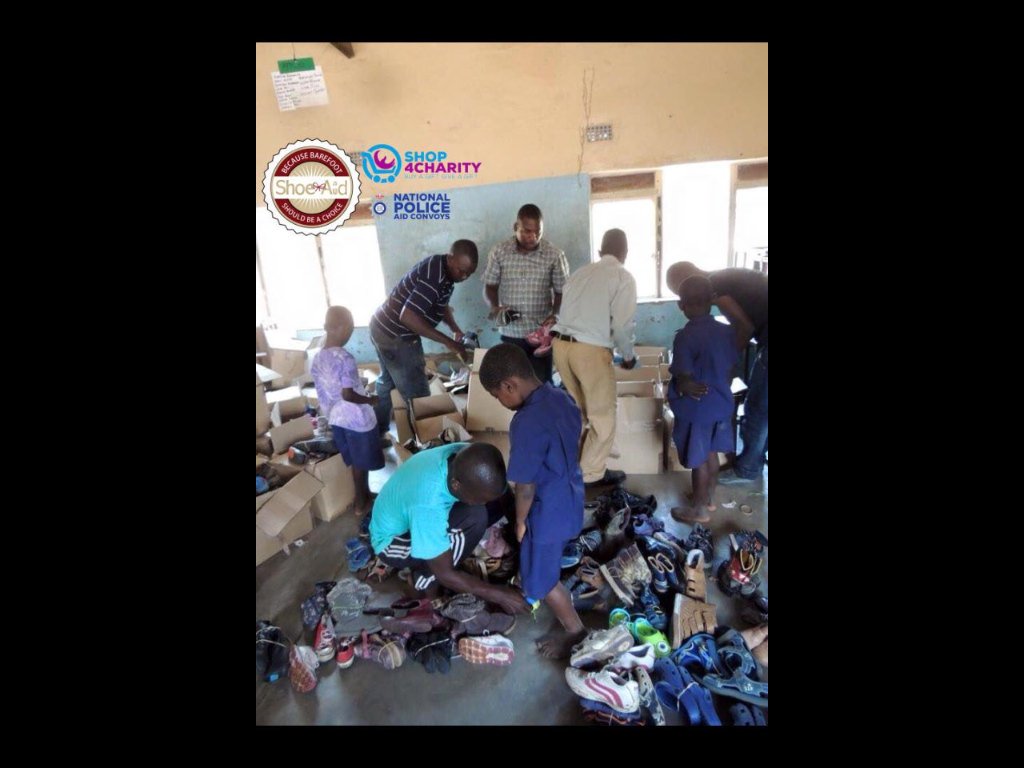 Shop4CharityUK's tweet image. @ThisisDavina any chance of a barefoot selfie for @ShoeAidUK #shoelessforshoeaid campaign? Helping millions of kids