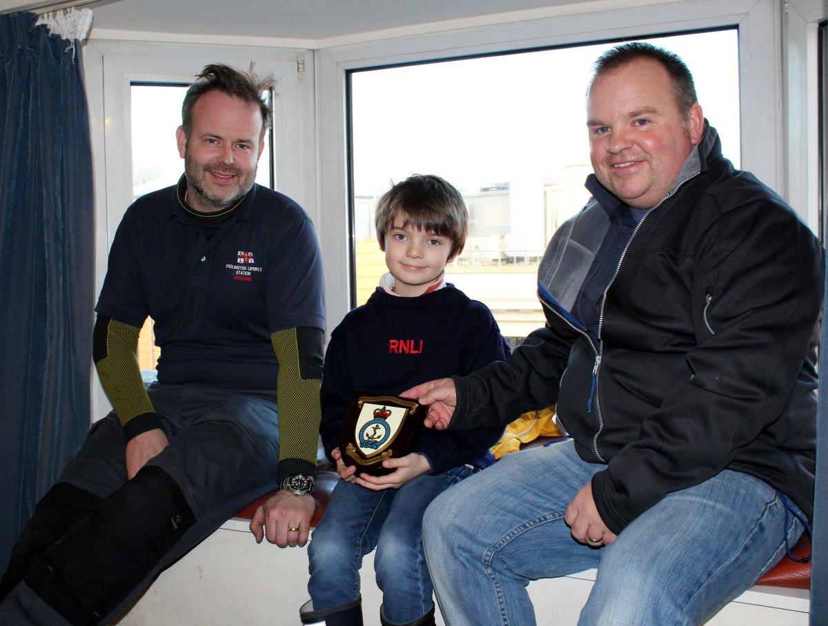 The legend that is <a href="/HarryMascall1/">Harry Mascall</a> visited <a href="/BridlingtonRNLI/">Bridlington RNLI</a> today great to meet the @Mascalls safe journey to you all