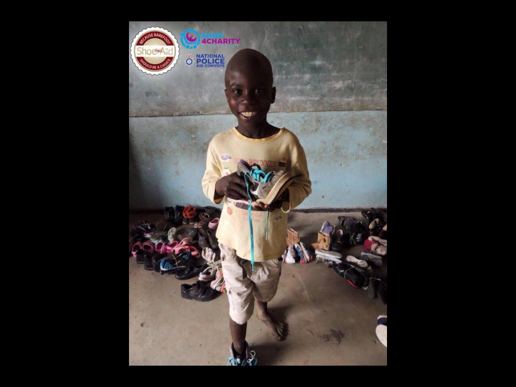 Shop4CharityUK's tweet image. @robbiewilliams any chance of a barefoot selfie for @ShoeAidUK #shoelessforshoeaid campaign? Helping lots of kids!