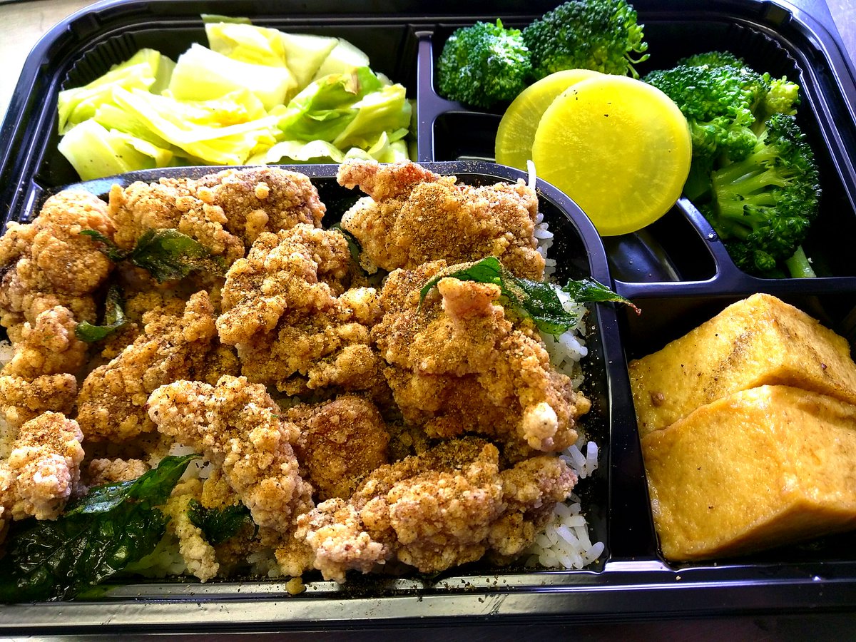 SongLaFood's tweet photo. Today's bento is everybody's favorite - chicken bites!! Let's eat awesome!!! #songla #taiwanese #food #austin #eat https://t.co/rlkjnTz2Yh