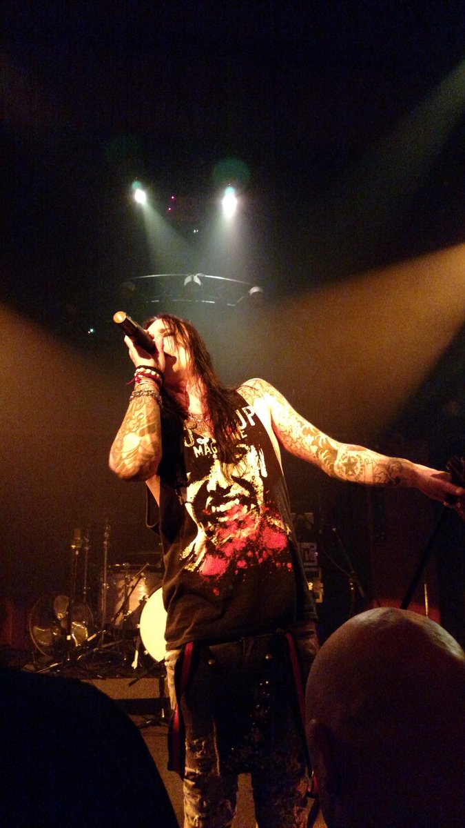 thunder_mike's tweet photo. @HcssOfficial at @RockbarSJ on Saturday night.  Great gig!! #hardcoresuperstar https://t.co/UVW2vlskHJ