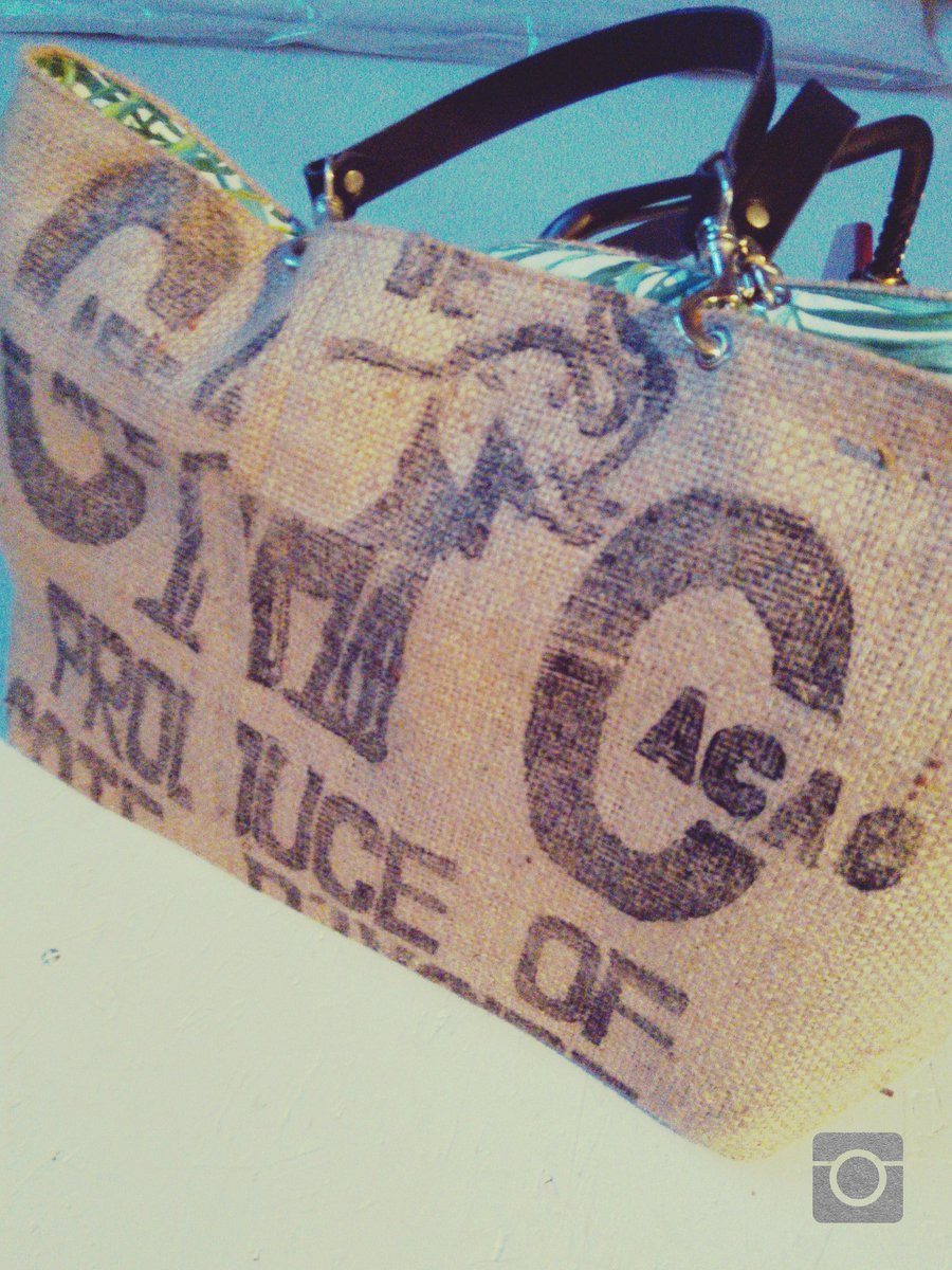potagerdesfees's tweet photo. #upcycling #Upcycledcoffeebag #palm https://t.co/O842W9jajP https://t.co/dwYuchTKu6