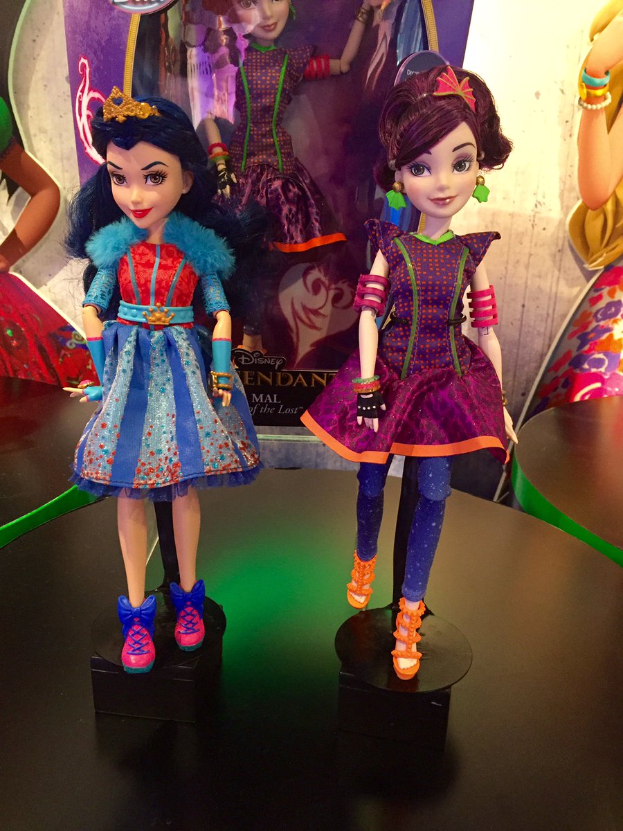 Light up the night w. DisneyDescendants dolls dressed up for the Neon ...