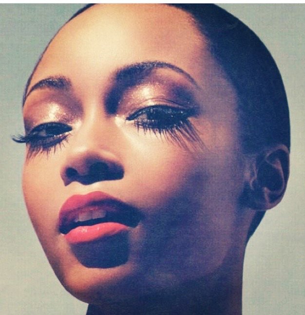 beautyradicals's tweet photo. #womenofcolor @theyayadacosta @chicagomedical beautiful face, adorning lips with RED glory βΊοΈ #MyfaveRED https://t.co/xAhtz6SyqZ