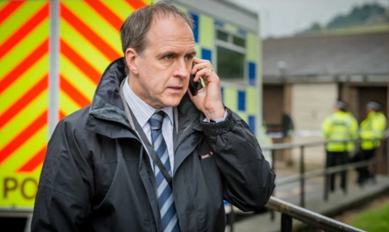 From #Downton's Footman to love-cheat policeman in #HappyValley - Kevin Doyle joins us tomorrow! <a href="/RichardAArnold/">Richard Arnold</a>