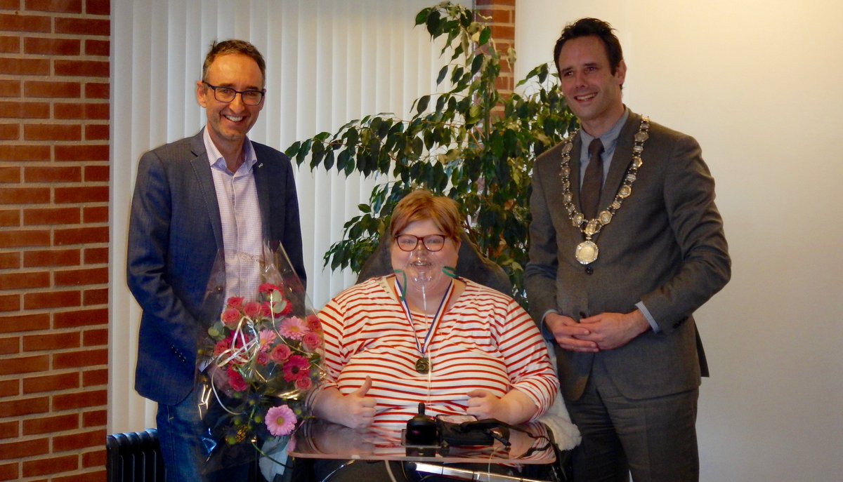 aaltjesdagen's tweet photo. Aaltjespenning 2016 voor ernstig zieke vrijwilligster Janna Allon https://t.co/UqKYMoKmtk https://t.co/rM01tyqPrV