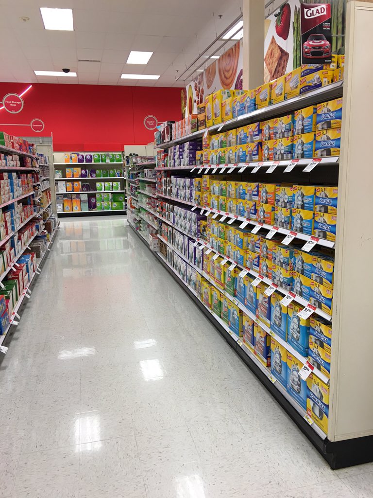 kevin4target's tweet photo. 4x4 game is strong today in paper! #lookingood #4x4onpoint #t1939 @michellefiene @TargetHR_1939 @kirbyhunt https://t.co/XLfKrOIcTd