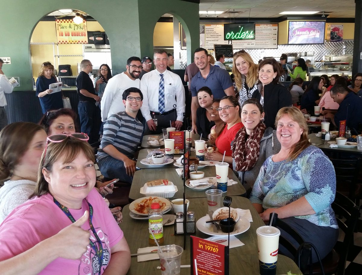 GiftedMrsGuzman's tweet photo. @PatNeffMS guess who we saw at lunch @briantwoods1 thanks for posing with us #wearepatneff https://t.co/brVScKz52A