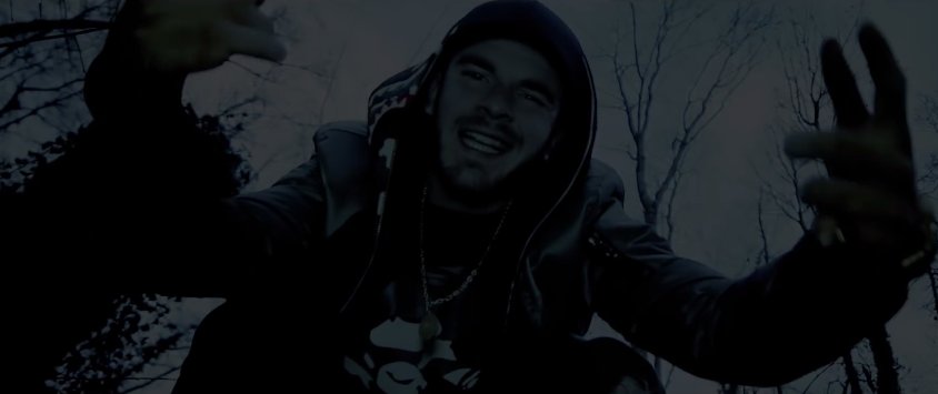 Rapelite's tweet photo. Β« Trust Β» le nouveau clip de #LilPaid https://t.co/BMjM0nGrdP https://t.co/kzwI7KtFL0