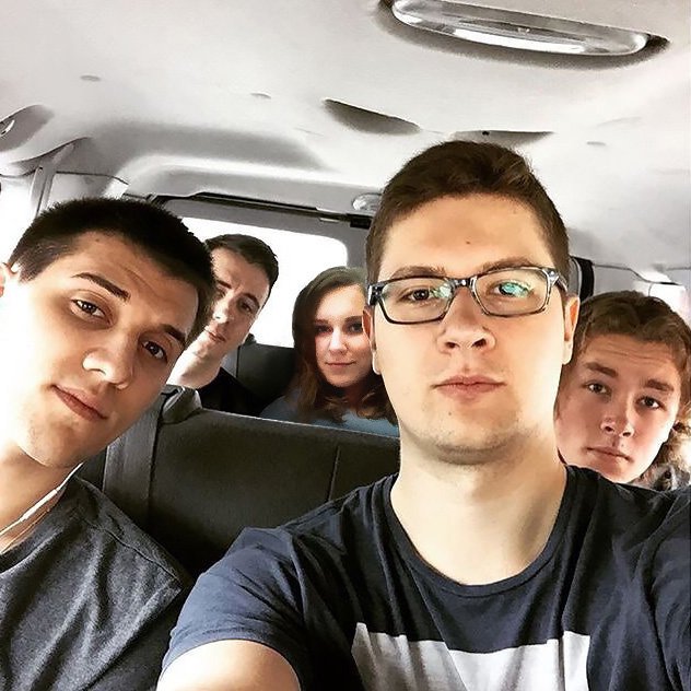 SilverMoonya's tweet photo. Cool photo with cool guys :D #dream @CLEMENTINATOR @s4dota @zai_2002 @Arteezy https://t.co/jF96tE8Oc7