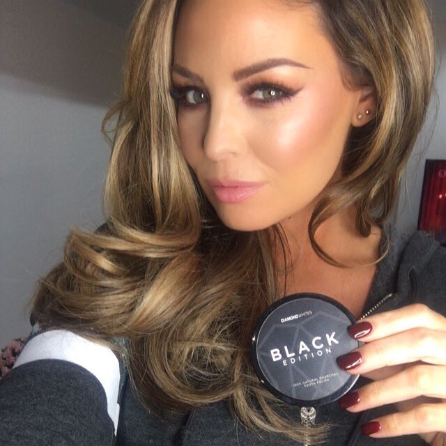 MissJessWright_'s tweet photo. A must have beauty essential for me, #blackedition tooth polish from my lovely guys @diamondwhites1 #spon https://t.co/z2uUa8uCvn