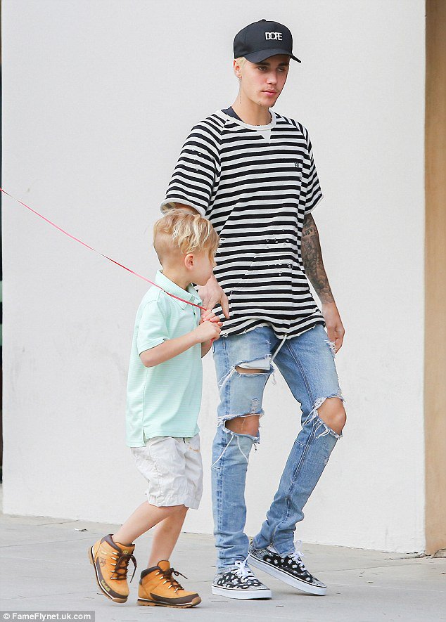 Justin Bieber out with his little brother is all the feels | Daily Mail