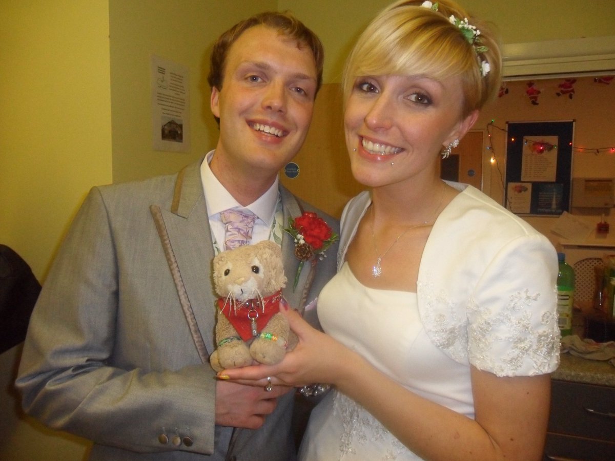 TobuscusSeary's tweet photo. My mummy and daddy got married 3 days before Christmas! Here's me RAWRing at them on their #wedding day :D #RAWR. https://t.co/rM7kUnek4z