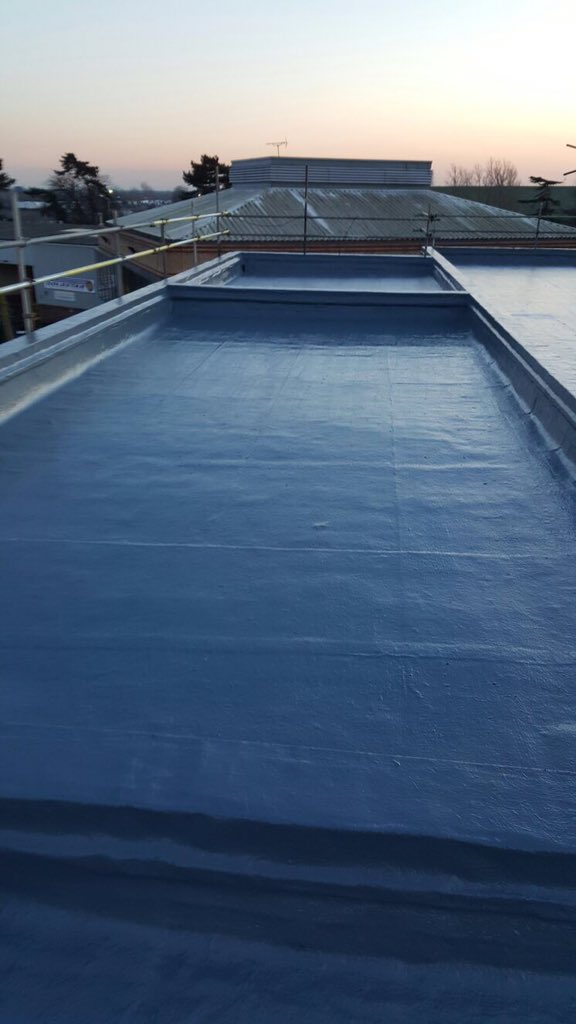 EmperorLtd's tweet photo. Wraysbury House completed for heartfelt roofing. https://t.co/8GyW3vJ0Qw