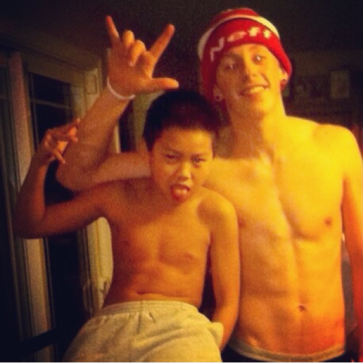 T_Rawww249's tweet photo. Happy Cake Day to my big bro!🎉
Always had ya boi under a wing through out high school.✊🏽#AllThrowbacks #swaagsomeaan https://t.co/Vk4kUJoe5t