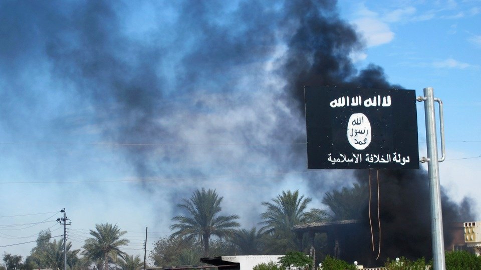 ReutersTV's tweet photo. Exclusive: #IslamicState used chemical weapons https://t.co/R2tRG76EEz https://t.co/5VwK5oz9BZ