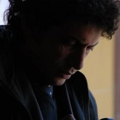 Yatsam uzun uzun ve kalkmasam ve sonra bir uyansam, her şey yoluna girmiş olsa.

/Ali Lidar/