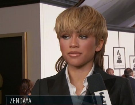 ThcGRAMMYs's tweet photo. When your hair stylist hates you... #GRAMMYs https://t.co/hEXcV8ReCj