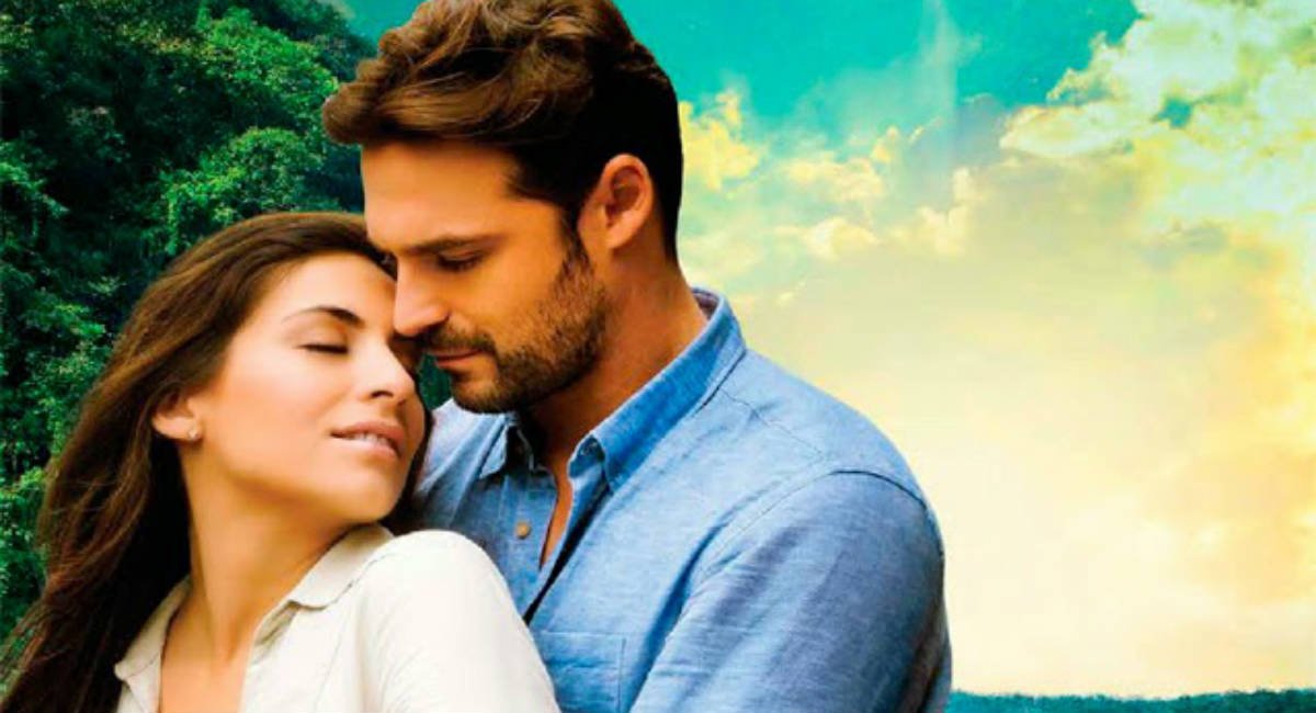 CARASmexico's tweet photo. Las FOTOS que nos demuestran que Ana Brenda e Iván Sánchez sí son una bonita pareja https://t.co/rS4M30XdAo https://t.co/Tzj6jBVet6