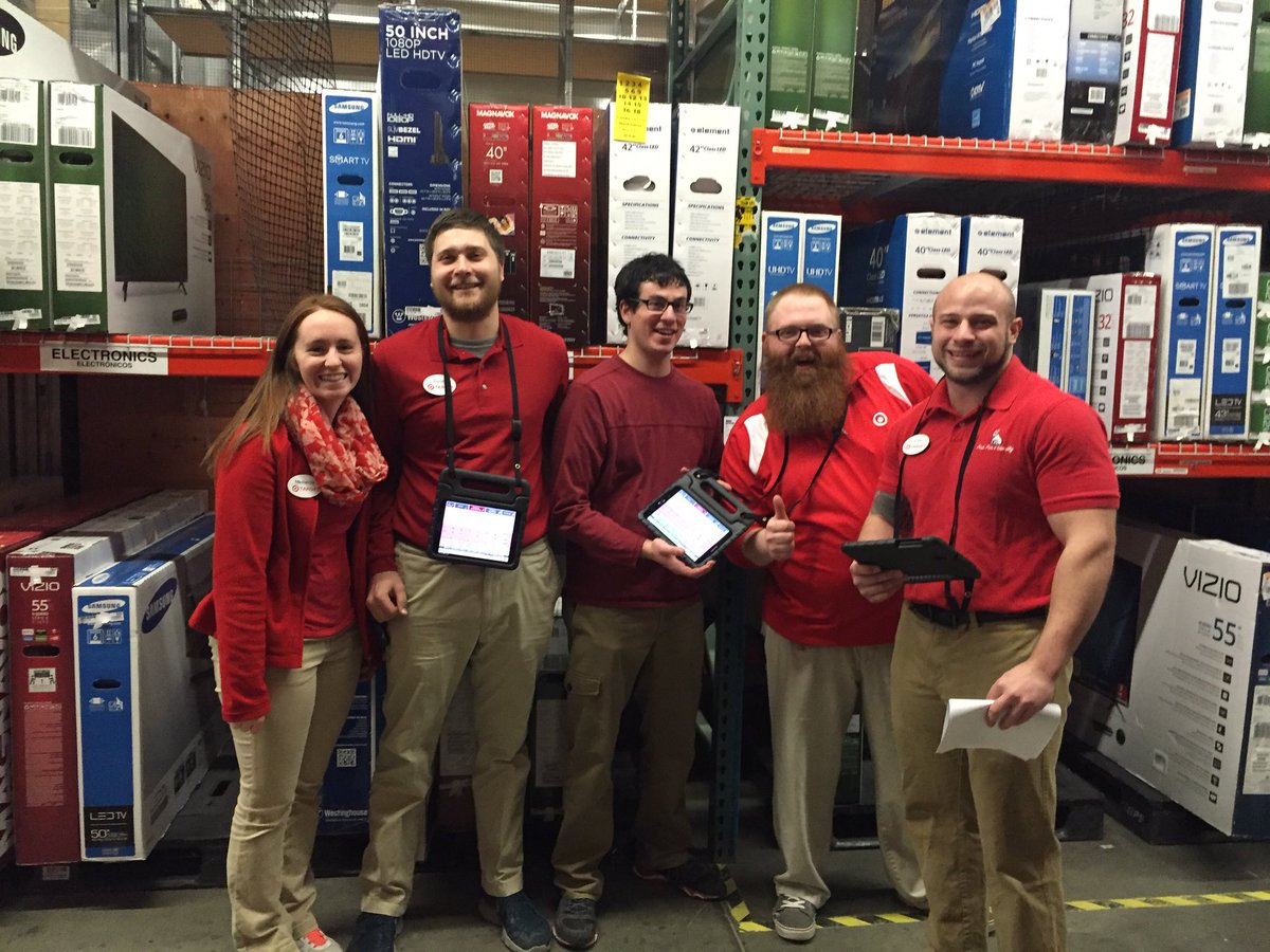 GrabowskiBrian's tweet photo. AP kicking off inventory in T2100 and rocking the tablets!! @Quinton_Thorne @killerkenzie https://t.co/C3hv7eJZzx