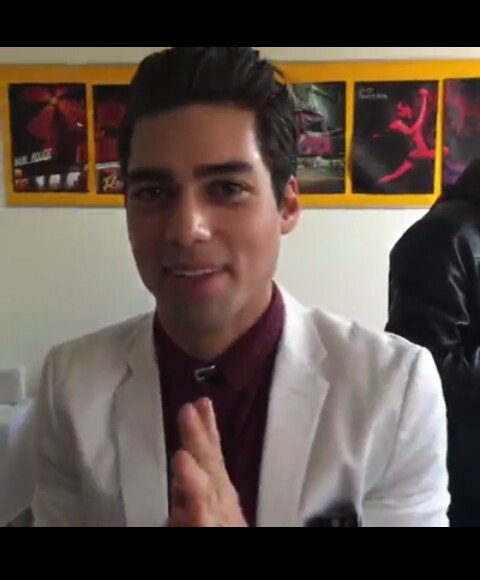 Danthe_JerryBoy's tweet photo. @lalobrito viendo tu vídeo de facebook Saludos ✌✌✌ desde Monterrey https://t.co/9iqkNqpQlS