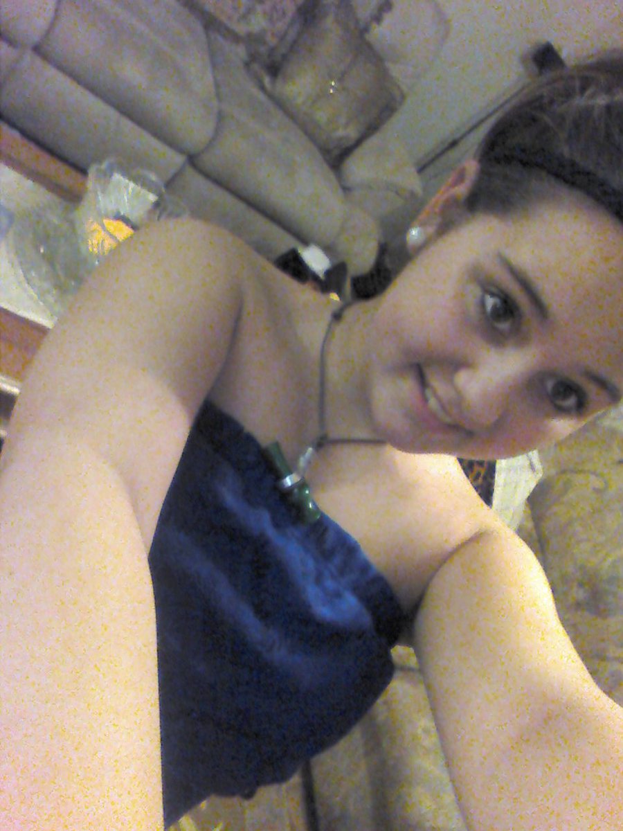 CasadeeS's tweet photo. Guys ur not ugly the person who is calling u ugly is ugly no 1is perfect https://t.co/WLSoacVLFC