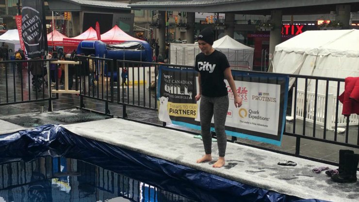 CityNewsTO's tweet photo. Video: Would you jump into a pool today? @stellaacquisto did https://t.co/wRVETkhu1S @GrtCdnChill https://t.co/Imm7zpNZJt