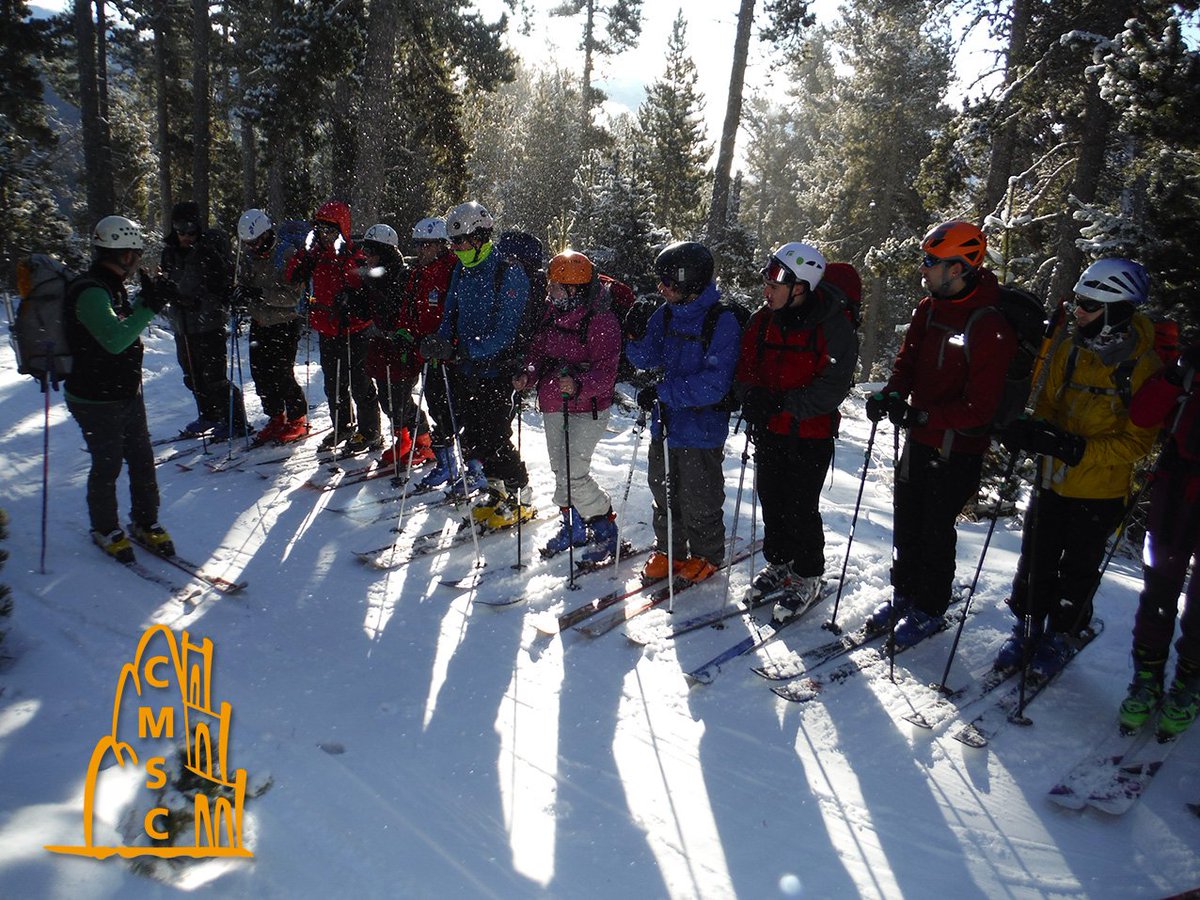GringoSkiador's tweet photo. Cap de setmana de triomfada amb el Curs d'#EsquíDeMuntanya de la @EscMuntanyaCMSC del @clubmuntanyenc ;-) #CapDeRec https://t.co/heQoAxaL0t