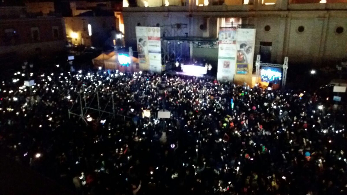 SegreteriaVisit's tweet photo. @albertinodj queste sono le luci che ti hanno illuminato sabato sera a #Manfredonia. Grazie di tutto! ;) https://t.co/uXZm6QLWBP