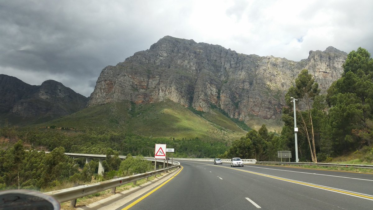 karienb11's tweet photo. @Tygerberg104fm oppad Prieska toe!#ProjekSOS100 bring verligting aan Boere in Nood https://t.co/P8Cmg55eeT