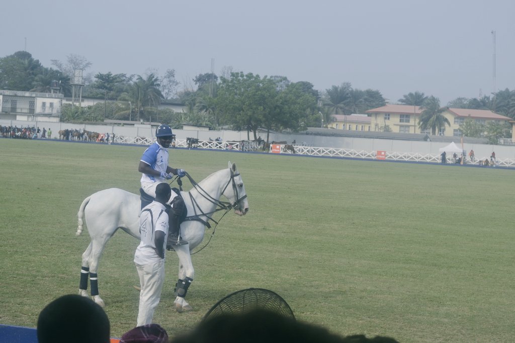 BridgeHouseNG's tweet photo. And then we ran into the beautiful @lindaikeji @LagosPoloClub Intl. Polo Tournament2016 #funweekend #BHCStudents https://t.co/PEhuO18UGE