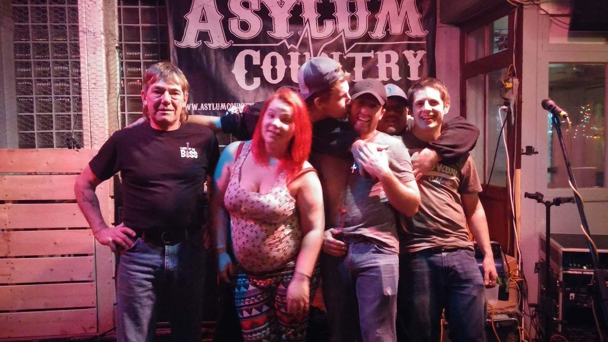 jkells69's tweet photo. Asylum country . 👌 https://t.co/sBcTBYFZAi