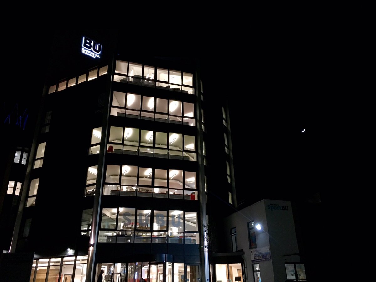 The beauty & tranquility of @bournemouthuni campus by night #longwinterdays #freezingbutbeautiful #buhospitality15 https://t.co/ZzRbPQ91cs