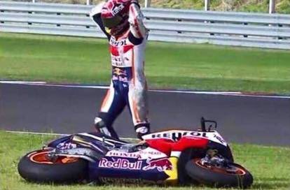 christian8646's tweet photo. Chi dimentica è complice #iostoconvale #hatemarquez #odiomarquez #porladecima #motogp #ripmotogp https://t.co/yJAKA6YJG5