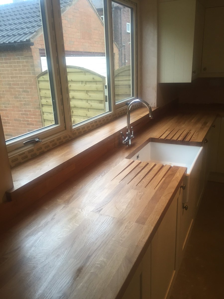 Fab <a href="/WrenKitchens/">Wren Kitchens & Bedrooms</a> alabaster cream kitchen with oak Worktops, upstand and windowsill. <a href="/TheTradesHub/">Trades Hub</a> <a href="/TopTradesmenUK/">Top Tradesmen UK</a>