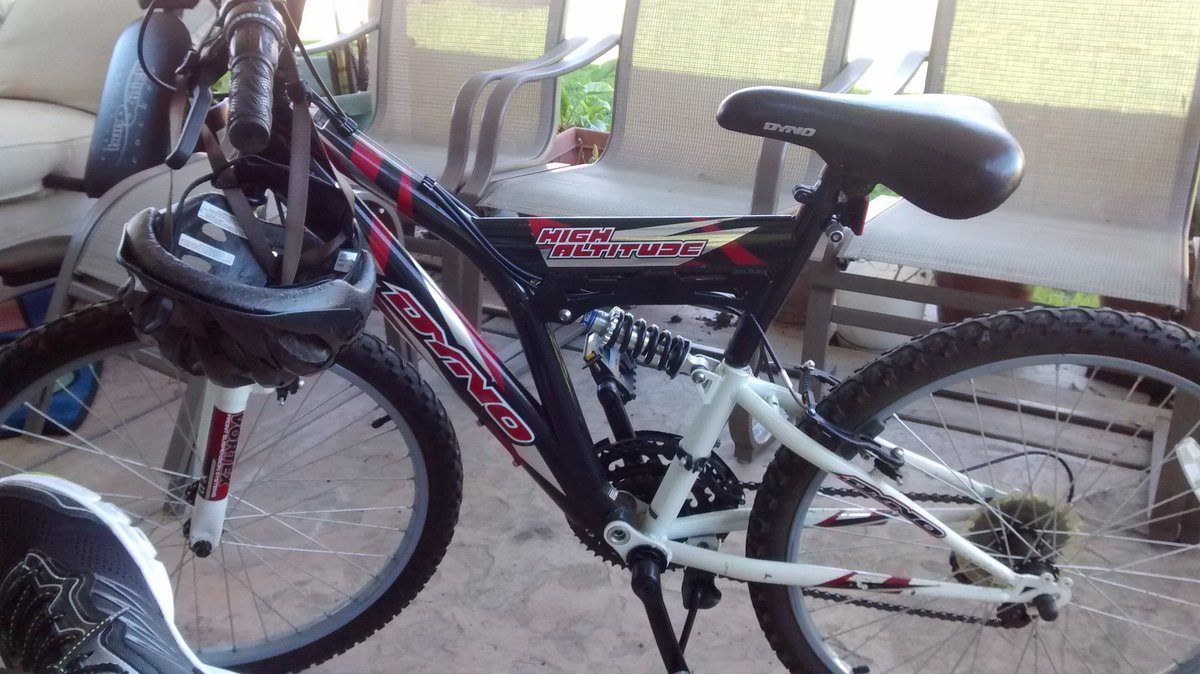 attackenjoe's tweet photo. MY NEW BIKE #GetOutside https://t.co/8GNGeOcEt4