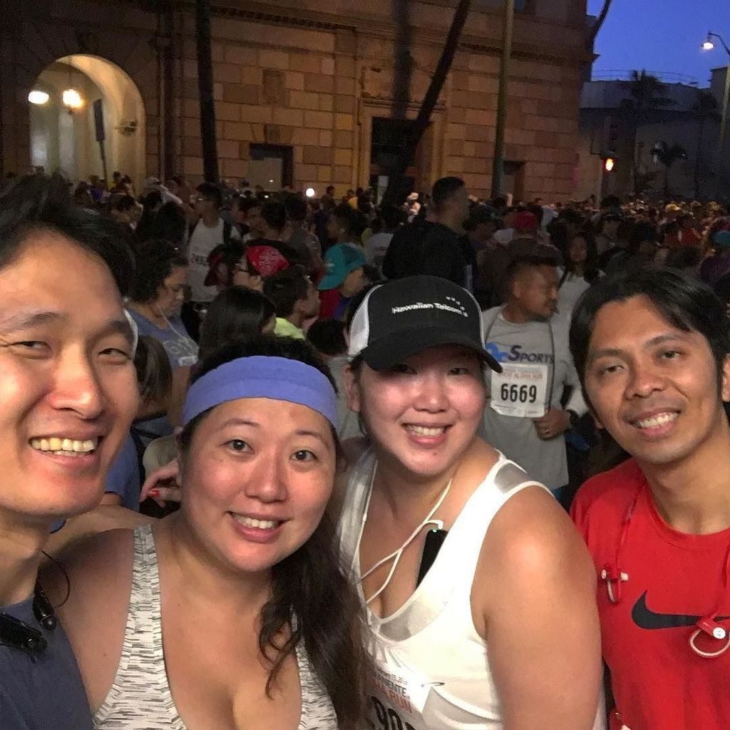koreankitkat's tweet photo. look we found at the @greataloharun start! @itodds @cathytsaur #GAR2016 #Hawaii #healthyl… https://t.co/v2UIva6fZM https://t.co/2i3dJ1P7W7