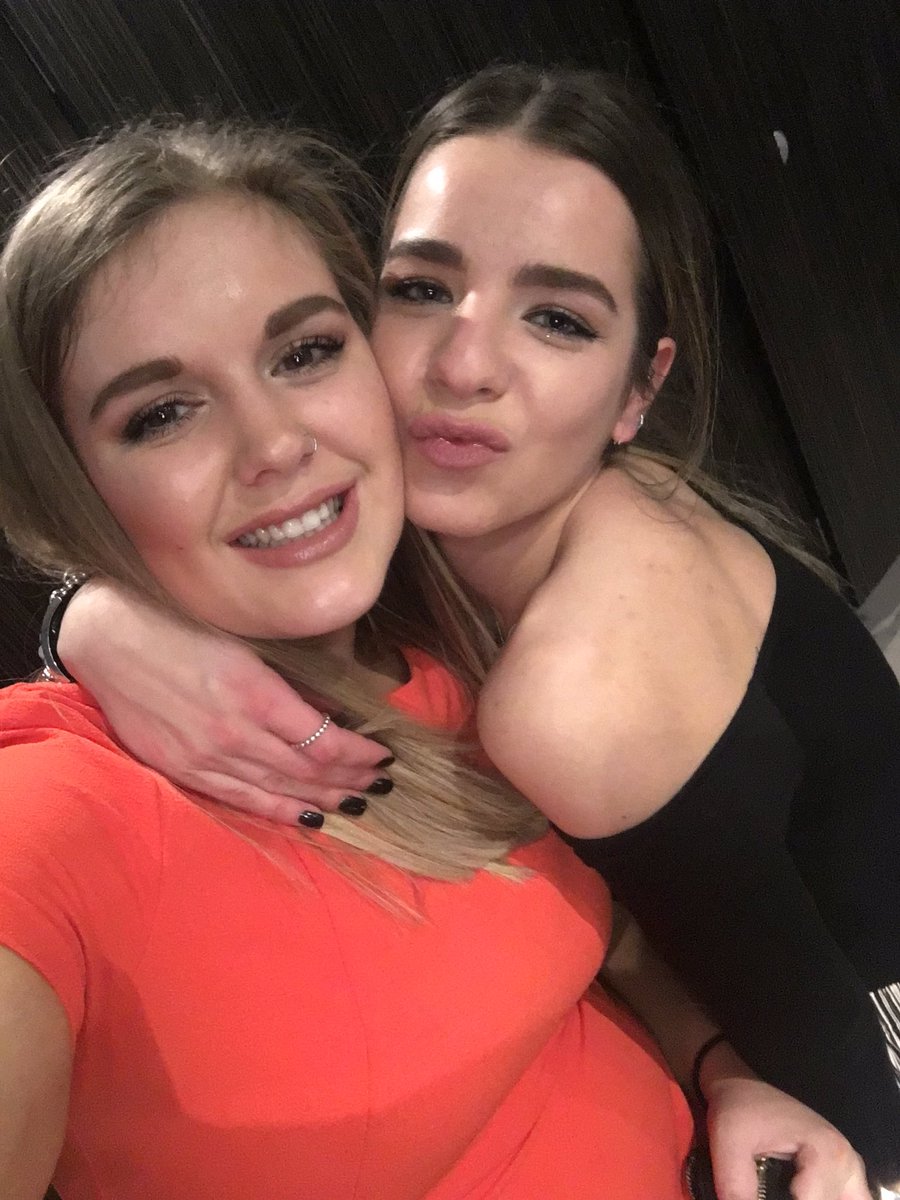 VictoriaWhx's tweet photo. Happy birthday to my babes @stephfgx 🍾🎈💘 https://t.co/LJyyzwZeqI