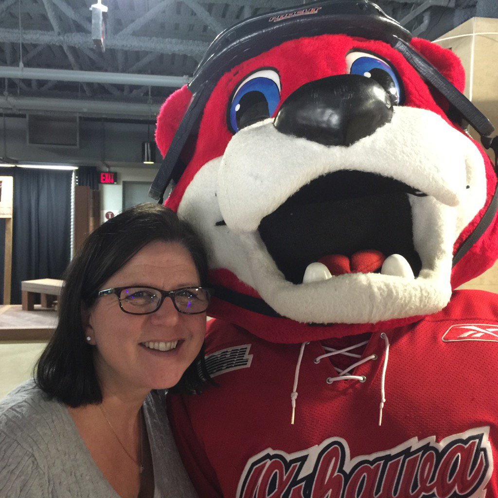 dcsandrax's tweet photo. Hanging with Deke @Oshawa_Generals #fun #familyday https://t.co/cBZyDq6Ivp