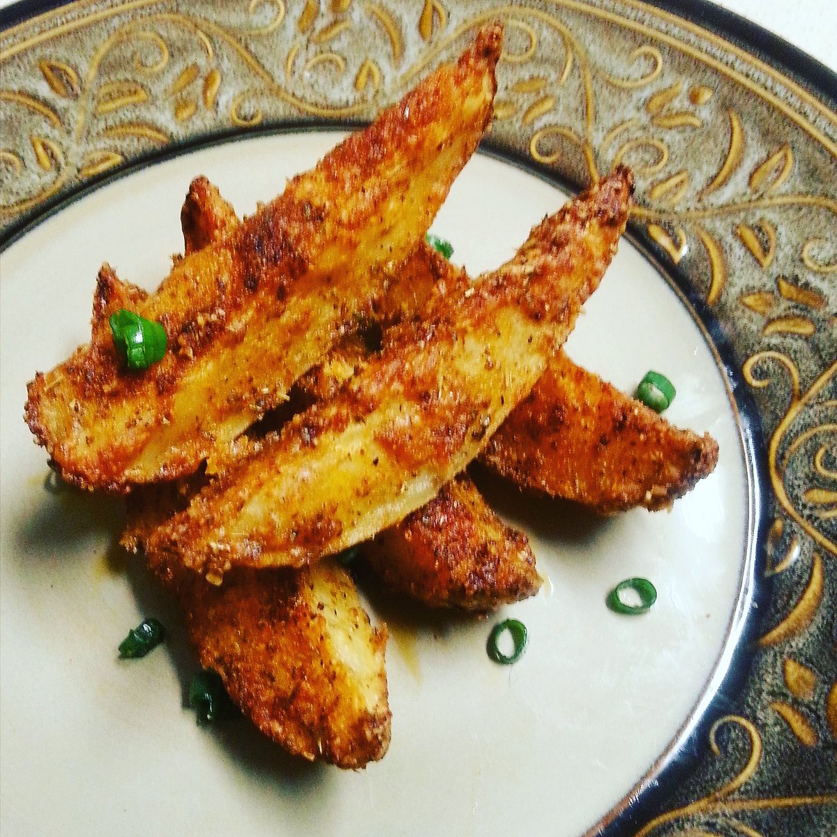hampton_jamaal's tweet photo. Parmesan garlic crusted potato wedges are awesome @MoroccanMom thx for the recipe https://t.co/t4nExr2DBP